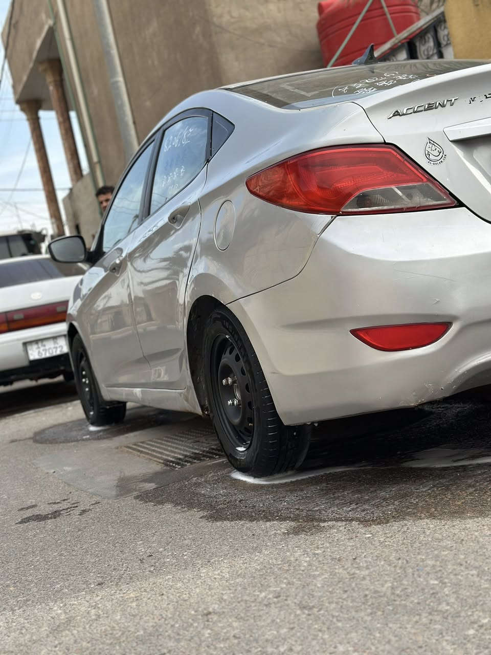 سلام عليكم
اكسنت 16خليجي بيه جملغ خلفي وتكحيل+طخاه
سياره جاهزه من كلشي هزه جديده تحويل مباشر
تخم تاير مكينه وكير كفاله كله شغله
مكينه 1400
مكاني بصره قبله
السعر74$
***********
