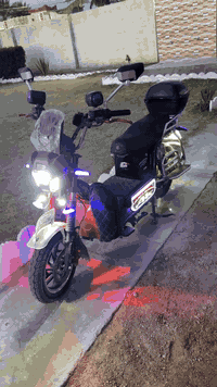 سلام عليكم ورحمة الله وبركاته من رخصه الادمن دراجه شحن موديل 2026 دراجه جديده يعني جديده كلشي شغال بيهه مابيه اي نقص بطاريات على فحص ونضافه كدام عينك السعر 700 وبيه مجال العنوان الفلوجه النساف خاص مفتوح وتساب مفتوح ***********
