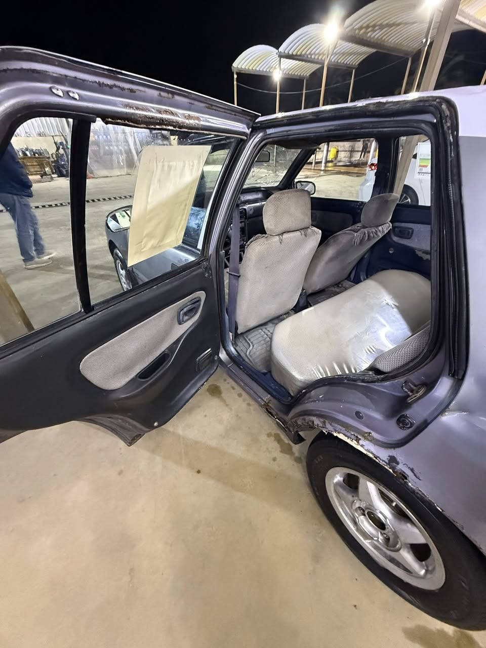 السلام عليكم هونداي سياره مشروع وطني رقم ديالى لماني صدر اماني نضافه‎%‎60كهربايته  كله شغله لايتات زنون سياره كمل الخير 
مكينه بيه تبخير بدون صوت بيه خياس باهلال خلفي
(سعر ٢٣  وبي مجال ***********الي مو شراي لا يعلق
