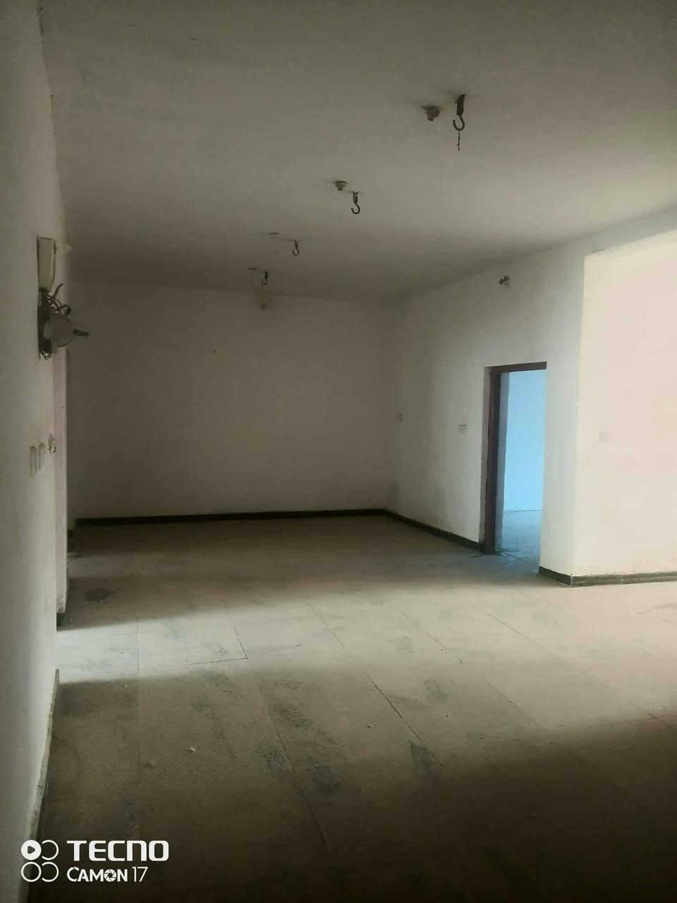 #دار_للبيع طابو صرف الموقع في حي الوحده قرب مدرسه الجماهير ، خاصة مع عرض الشارع كبير. مواصفات المنزل تشمل:
- المساحة: 245 متر مربع.
- التصميم: طابقين.
- الغرف: 4 غرف نوم.
- الصالات: صاله/استقبال
- المطبخ: متوفر.
- الحمام:2 حمام
- إضافات: كراج وحديقه. 
———————————————————
🔺#للاستفسار مراسله واتساب ع الرقم او اتصال مباشر
*********** 
—————————————————————
*ملاحظه السعر 160 مليون *تم ترميم المنزل قبل فتره
