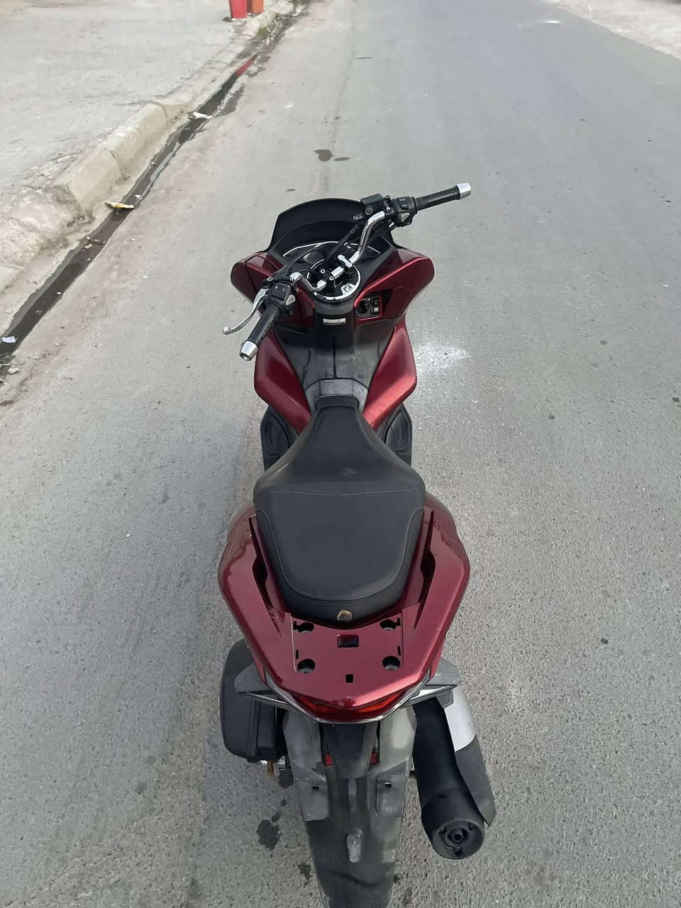 سلام عليكم بي سي اكس جيل ثالث مكفوله كفاله ماشيه 27جديده سعر 1850رقم ***********
