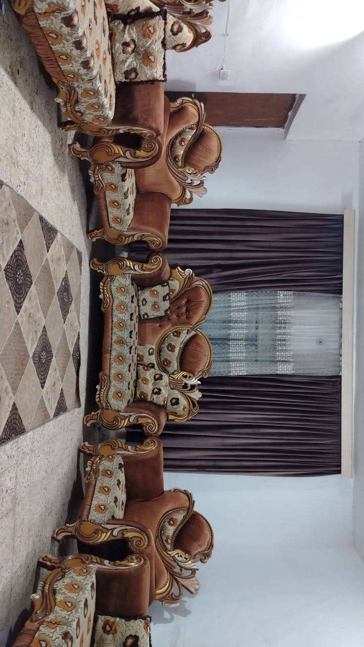 ملكي تفصال 10مقعد💺 اخو جديد اي ضرر مابي قماشه درجه اولى نضافه فوول سعر ,,350,,بي مجال مكان لبياع ***********يوجد واتساب
