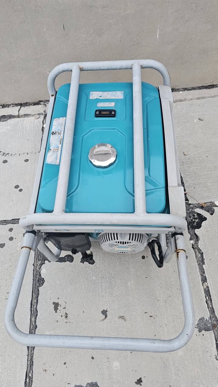 سلف + هندر

خزان بنزين 25 لتر

السعر 600

المكان / الكوت

***********
