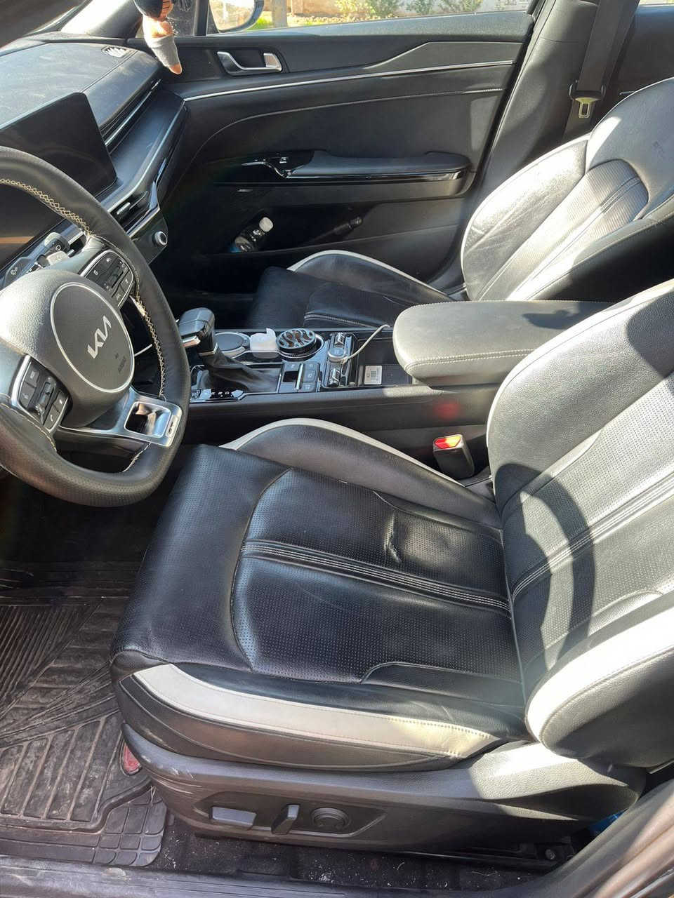 كي فايف للبيع فول الفول خليجي 24 لمتد بدون حادث مواصفات هواي بانوراما بصمة وكراسي كهرباء رادار وغيرهااا مكاني سيدية سعرها 260 بي مجال 
بيه شخط من جهة السايق خارجي بسيط 
للتواصل 

واتساب
 
 0770 966 4122
