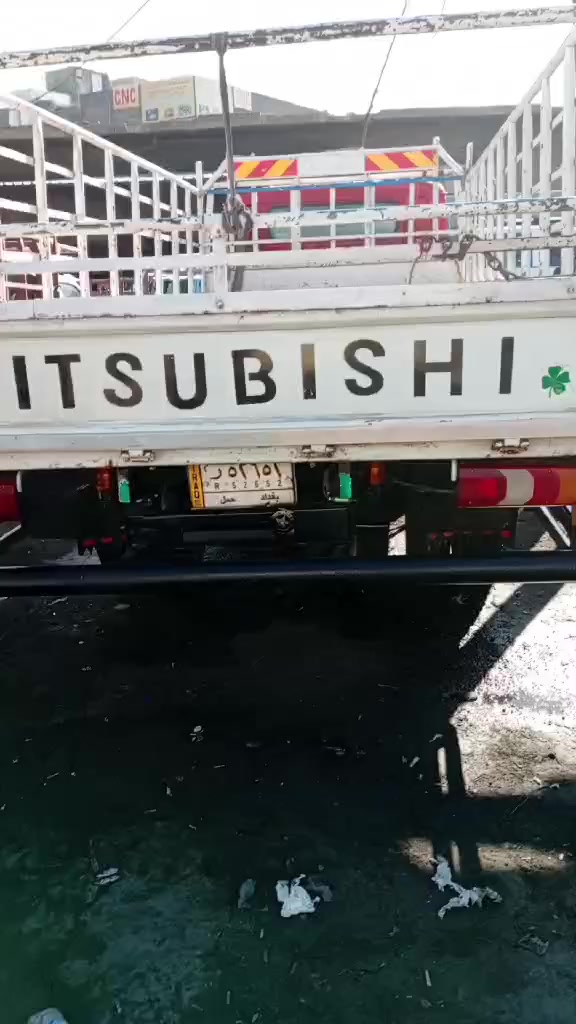 سلام عليكم كنتر عضم موديل 95 رقم بغداد بسمي طويل 5متر محرك 33 حديث مكان بغداد سعر 100 وبيه مجال رقم هاتف ***********
