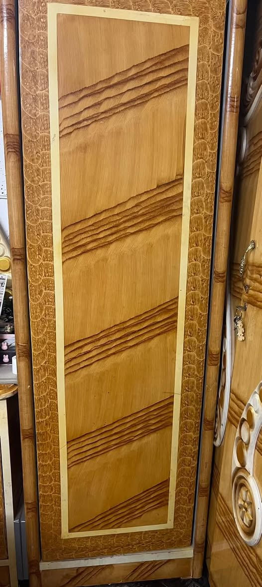 السلام عليكم 
غرفه نوم لبيع  صاج عراقي ستعمال قليل نقص يدات بس


**إذا كنت صاحب هذا الإعلان وتريد حذفه لأي سبب، رجاءا أرسل رسالة إلى الدعم الفني**