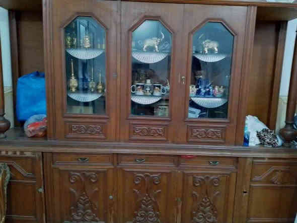 بوفيه خمس بيبان صاج اصلي سعره 300 وبيه مجال العنوان نجف حي السواق الرقم *********** النجف
