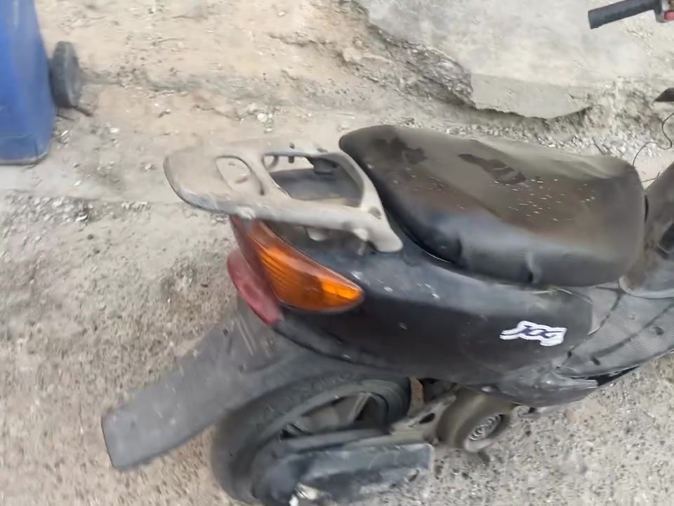 سلام عليكم
عندي دراجتين شغالات 
على 150 الف 
مكاني بغداد شارع حيفا 
***********
