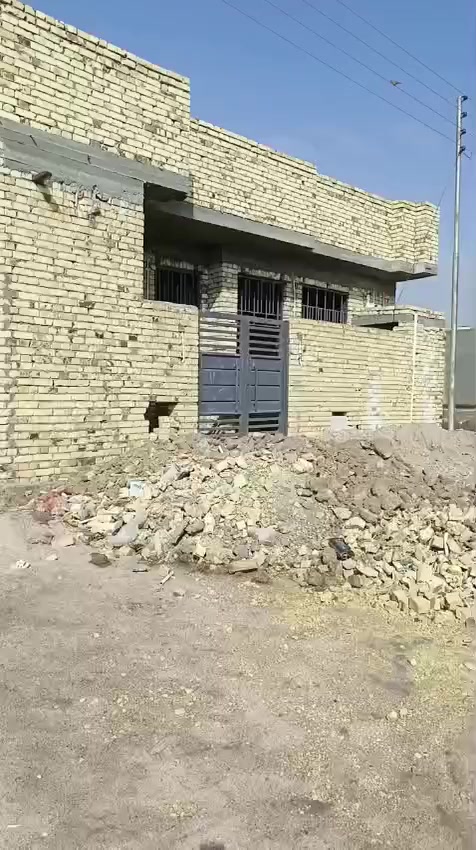 السلام عليكم هيكل للبيع 100 متر مربعه بصف ركن 10×10 سند 25 شبة كامل طابق واحد عوزة فقط ارضية او لبخ دواخل شبة كامل ماي مجاري كهرباء  منطقة حجي حسن الثانيه الجمعيات ال ٤سايدات قرب ثيله ابو علي  للاستفسار***********
