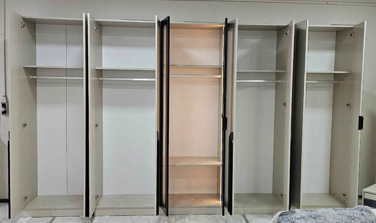 موديل ايكو 🩷 

11 قطعه  10 باب 

كنتور. + 2 ملحق 

سرير مخزن 

اناره داخل الكنتور 
ميز تواليت اناره 

السعر. مليون و 600 الف
يتوفر توصيل بغداد والمحافظات 🩷 بغداد, العراق


**إذا كنت صاحب هذا الإعلان وتريد حذفه لأي سبب، رجاءا أرسل رسالة إلى الدعم الفني**