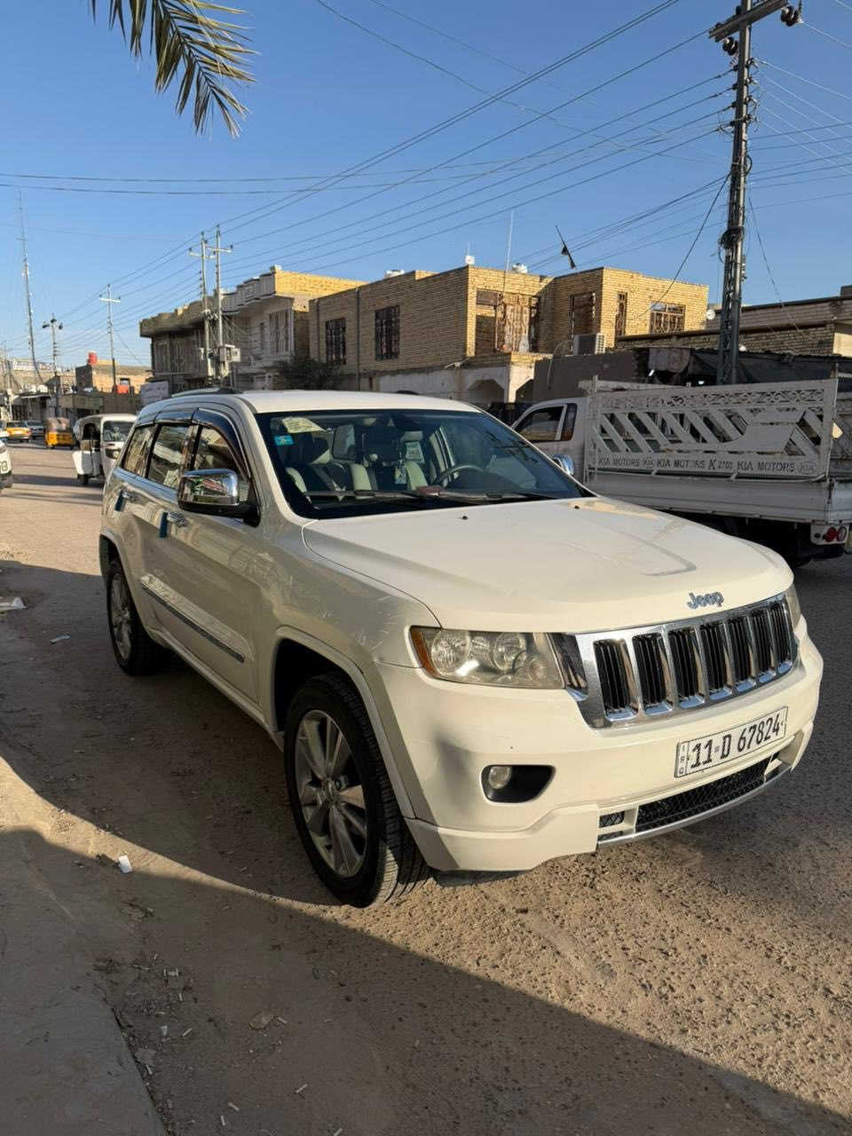 جيب لاريدو  12 نص فول والسونار موجود مع الصور رقم بغداد السيارة في ميسان وراعيها يمي بالعمارة 
170 وبيها مجال قليل 
***********
