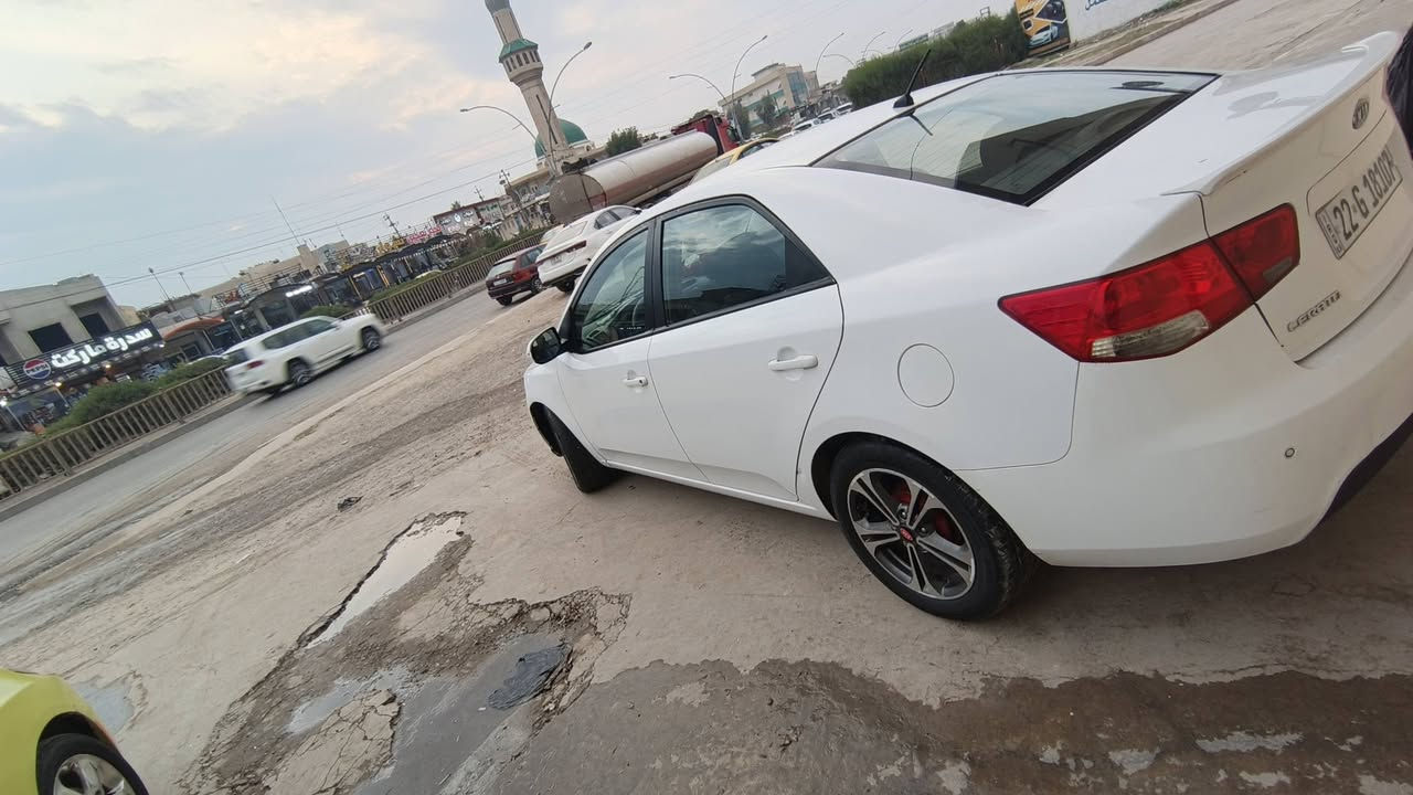السلام عليكم 
كيا سيراتو  
موديل 2010
رقم أربيل جديد
شرط التحويل 🚦 فقط 
بدون كاربون بانزين 
محرك وكير شرط 
طخم تاير طخم امامي خلفي جديد 👋 
ظررها 3قطع صبغ وكدام العين  والمسطره مال جاملغ ورفوقه ويا الصور السونار مرفوق ويالصور 
السعر 84 وبيها مجال.
***********
وتساب ***********

