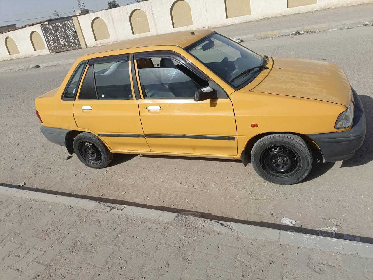 السلام عليكم 
سايبا 12 رقم جديد سنويه جديده مصفره هيئه وغرامات تبريد شغال مكينه بيه خيط بخار بدون تنقيص 
بيه بس جاملغ امامي مبدل فقط البراكيتات بيهم خياس شي بسيط ‏‪***********‬‏ مكاني ديوانيه 
السعر 27 وبيه مجال
