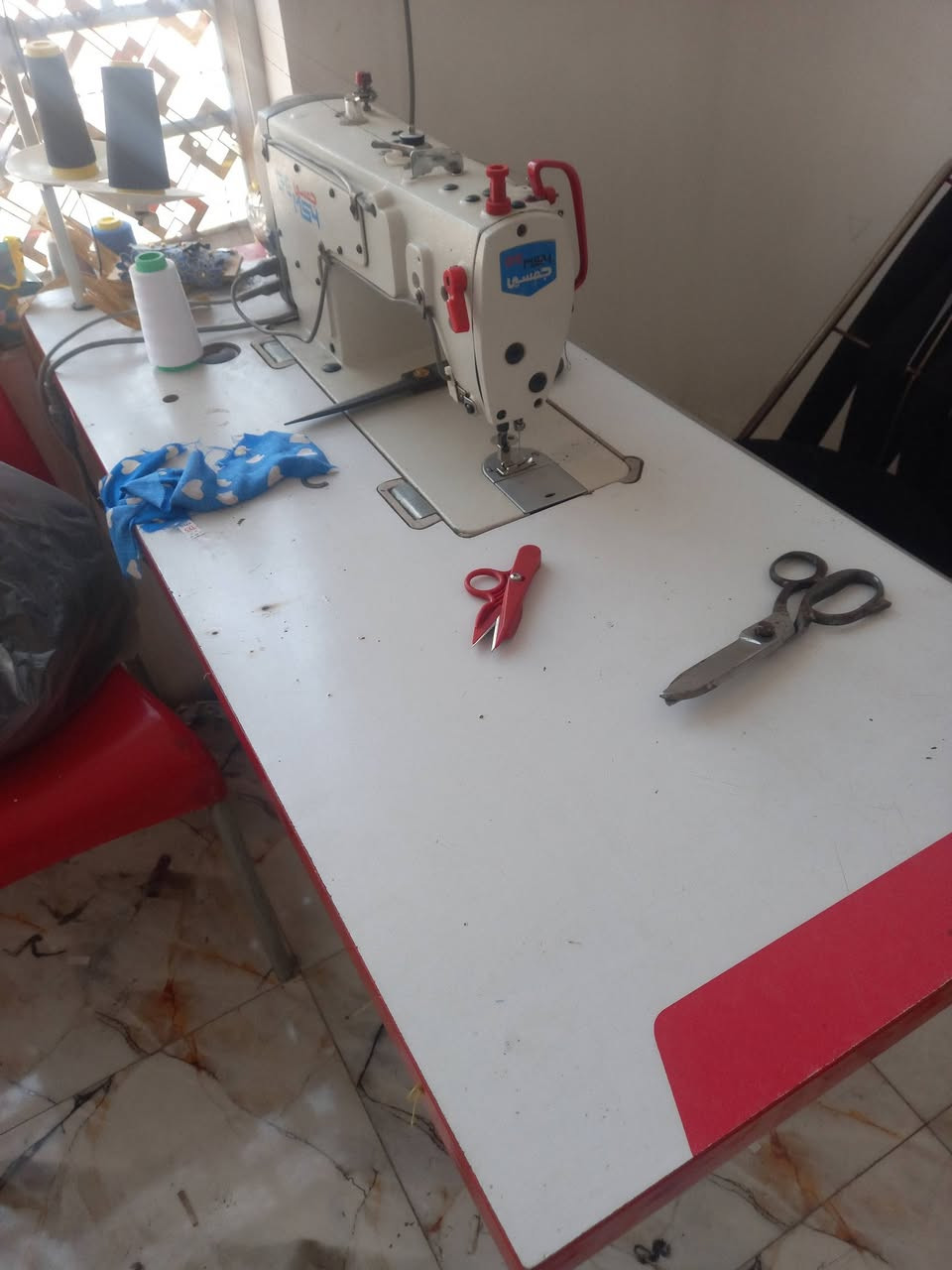 سلام عليكم ورحمة الله وبركاته عيني عندي هاي المكاين للبيع نظيفات جدأ اواوفرجديدة مستعمل شهر عندي عمل أني اوصديقي خياط وماترهمنا يجوز الله ماكتبنة رزق السعر خاص العنوان بغداد شهداء العبيدي هاذ رقمي ***********
