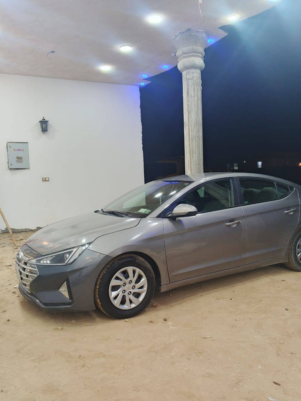 السلام عليكم النترا البيع فقط  موديل 2020 وارد امريكي ماشيه 65الف كفاله عامه ماعده البنيد امبدل فقط
جاهزه 
حساسات اماميه كامره 
رقم السياره بصره معوقين  الاستفسار 
***********
مكاني: الناصريه 
السعر: 145.
