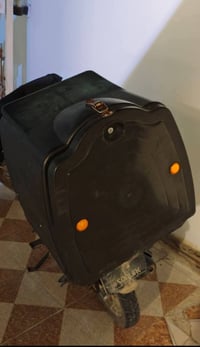 جنطة بلاستك • مع تجاوه • بيها مجال