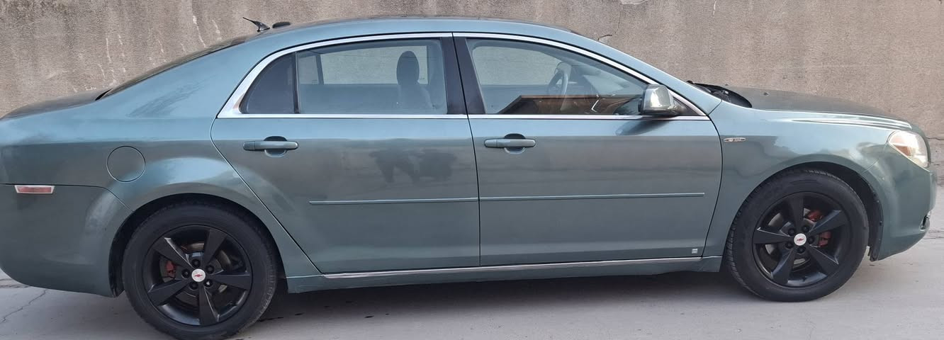 السلام عليكم اخوان ماليبو موديل 9 فول مواصفات ماعده فتحه رقم شمالي جديده لل31 هزه جديده بسمي شرط الوكاله والتحويل تبريد ثلج تدفئه نار كير ومحرك جديده مال كصه صدر  امامي وخلفي جديد تخم تايرات جديده كشن حار بارد سياره جاهزه ماتصرف عليه ربع طالب عليه 75 وبيه مجال حك الجيه ماكاني كركوك الشراي يخابر ***********
