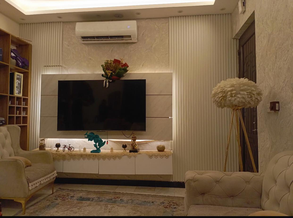 شقة مؤثثة كاملة للايجار 
الموقع عرصات الهندية 
للاستفسار الاتصال ***********
