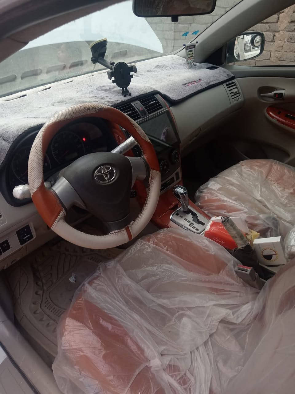 السلام عليكم ورحمه الله وبركاته
كورلا موديل 2011

وارد امريكي 🇺🇲 

مواصفات Le

مصبوغه حزام اثر شخوط 

سنويه للـ 2030

شرط التحويل و الغرامات

السعر دفتر 100 و بي مجال 

للاستفسار ***********
