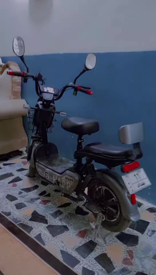 دراجه شحن 14 جديده مكفوله من كلشي 6 سويج وياها وجهاز انذار جديده استعمال قليل اخذتها ب500 سعر 300 شراي يتصل ***********
