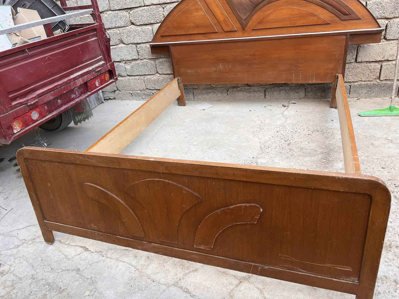 تاج جرباية كامل للبيع وبسعر مناسب سعرة بس 30 الف قفل للستفسار الرقم ***********
