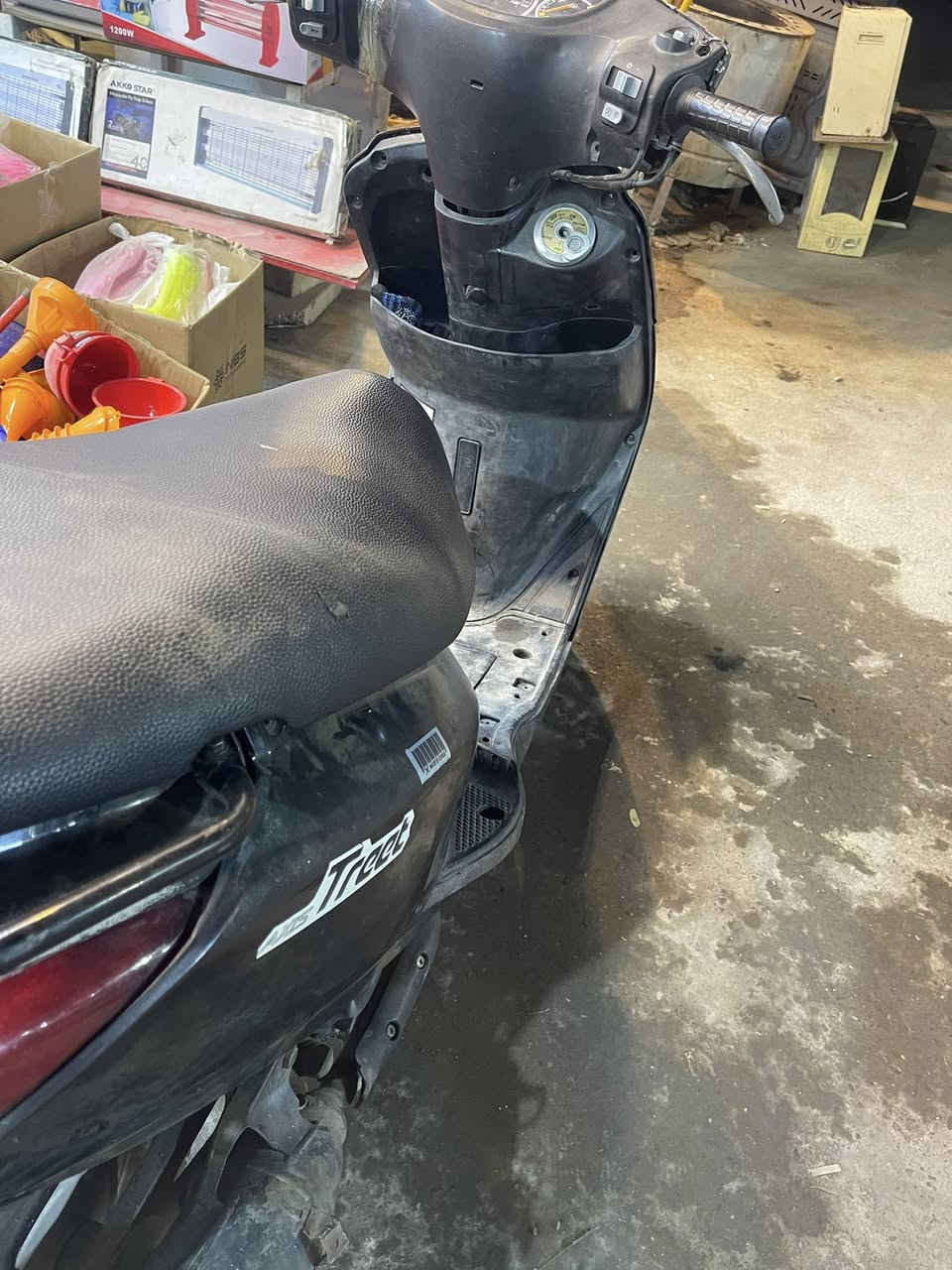 سلام عليكم دراجه اكزز دراجه كله بلاديه خير من الله مكاني بغداد شعب سعر خاص *********** وتساب موجود 👍
