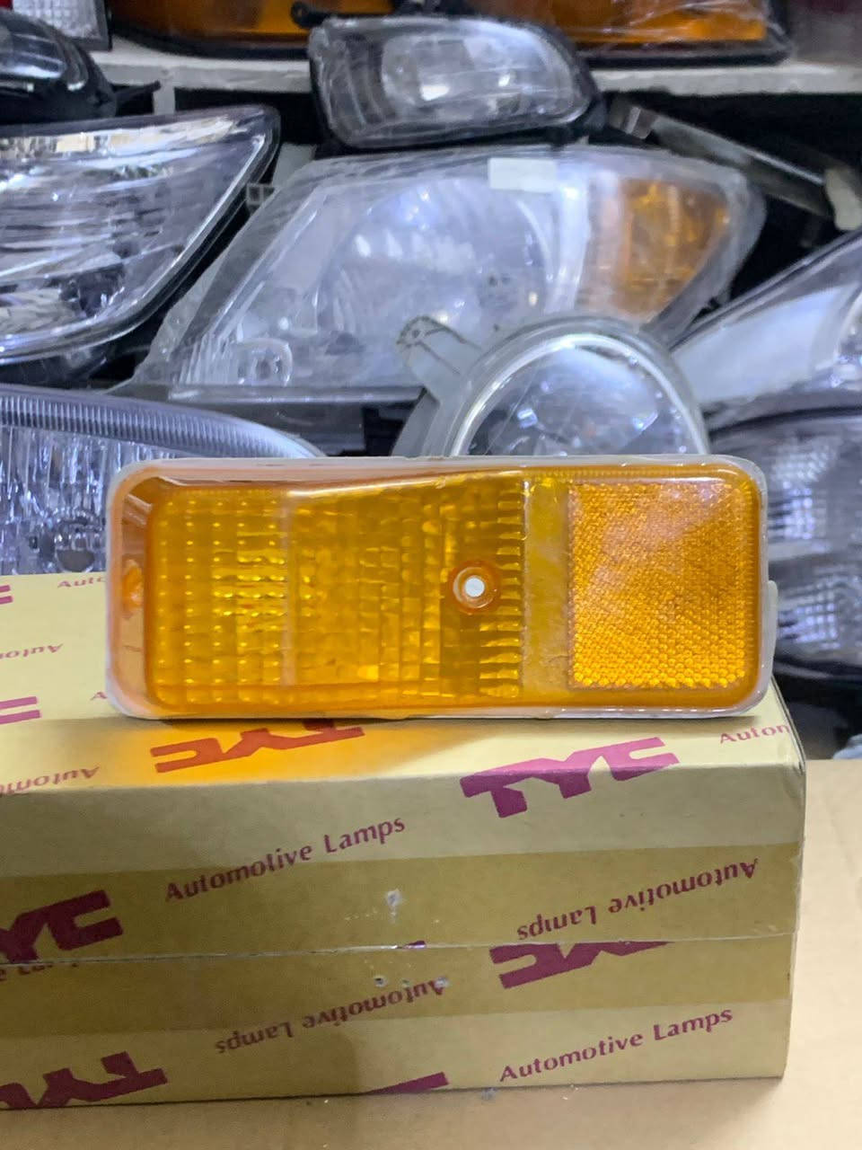 محلات النورس التجارية
يوجد______لدينا
جمله______مفرد
بك لايتات ولايتات وسكنات وبلوجكترات وامرايات جانبيه 
ولبات امرايات مازدات و جامات لايتات

العنوان بغداد السنك
سوق الوزان قيصريه علي دقيقه

سيد علي /***********
