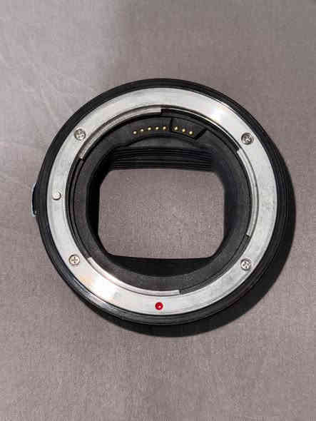 كانون r  للبيع فقط الفيوفندر مكسوره الجامه بس شغال مابي شي 3 بطاريات وياه او ادبتر 
عدسه 24.70 فتحه 2.8 الرنك الاحمر الاصدار الثاني السعر مليونين قفل ابيع كت كامل 
85 فتحه 1.4 سيكما ارت السعر 700 
***********
