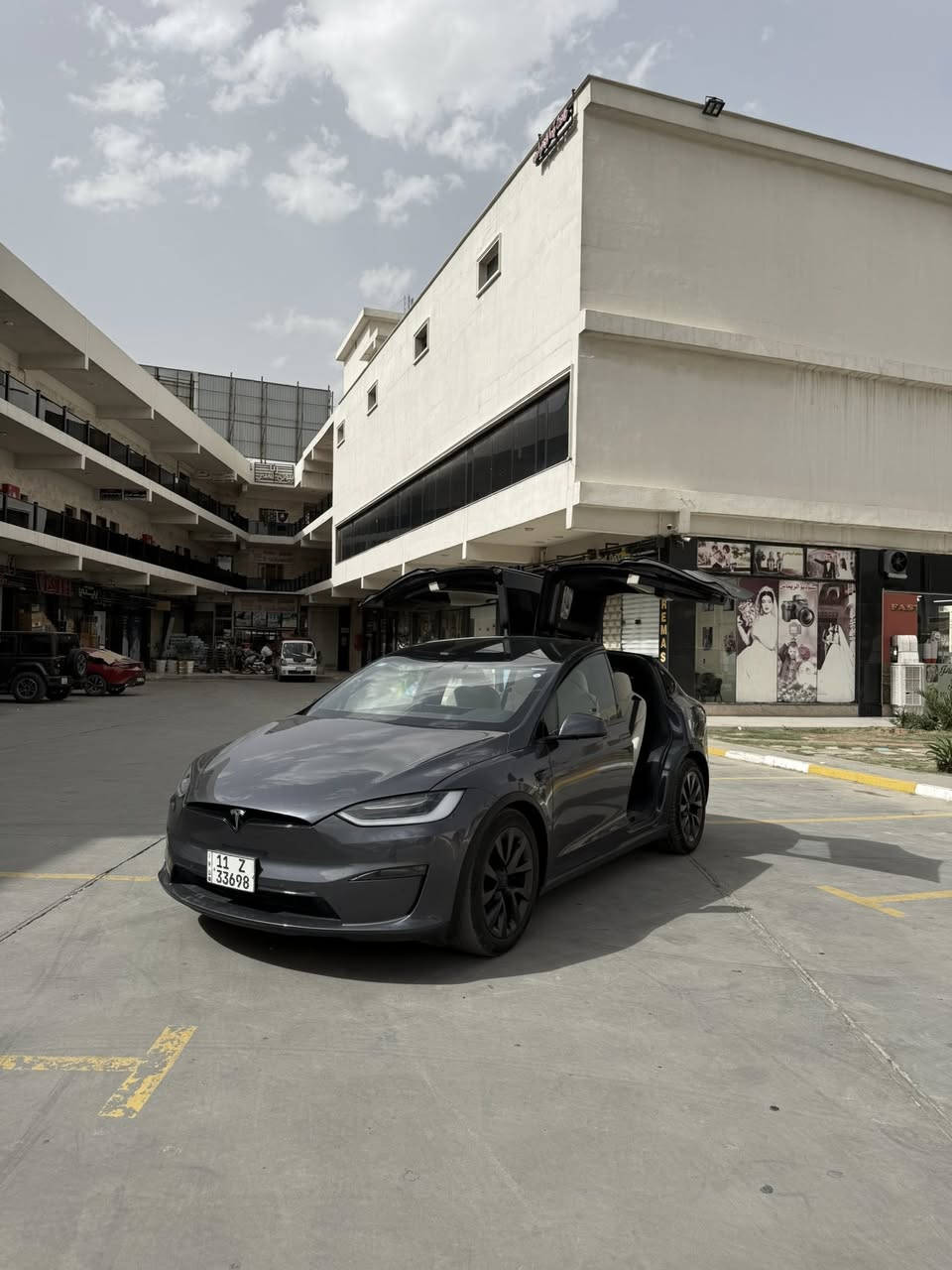 للبيع تيسلا  Tesla X Plaid او مراوس 
 موديل x  2023 الشكل الجديد 
اعلى صنف ٦ مقاعد
1020 حصان اعلى صنف
تقطع مسافة بالشحنة الواحدة اكثر من 600km
غرفة لون Off white مميزة جدا 
ويل قياس 22 انج
سقف كامل بانوراما
نظام صوتي 22 سماعه 1000 وات خيالي
ستيرنج Yoke
MCU3
معالج AMD قوي جدا بشغل GTA V واي لعبه من Steam على شاشات السياره
كاميرات 360 درجة 
اخر اصدار من كراسي التيسلا
 نظام التعليق هيدروليك Raven
شاشة خلفية كامل التحكم 
شاحن لاسلكي عدد 4 2 امامي و 2 خلفي 
لايتات اماميه ليد ادابتف 
كراسي حامي بارد امامي خلفي 
نظام الاوتوبايلوت 3.0 FSD السائق الآلي 
أبواب كهربائية امامية وخلفية مع خاصية الفتح التلقائي 
تحكم كامل بالسيارة عن طريق التلفون
واضافات عديدة اكثر بكثير مما ذكر 
مرقمة جاهزة

📍موقعنا بغداد حي الجامعة 

خاص ❤️‍🔥


**إذا كنت صاحب هذا الإعلان وتريد حذفه لأي سبب، رجاءا أرسل رسالة إلى الدعم الفني**