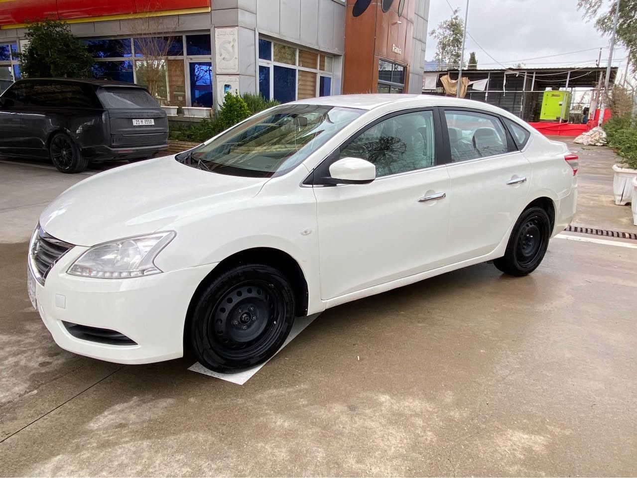 سێنترا 2015 خلیجی  بڕاوەی دوبەی  بە شەرتی گێر و مەکینە و تەبرید سارد و گەرم  4تایەی لۆکم بۆ کڕیوە ژێری کامل توند کراوەتەوە  پشت و پێش کەپس  بئ دەعمە سە یارەکە هەمو گیانی بە شەرت.
سعری  55$ معامەلیکی کەم 
***********
*********** رانية, السليمانية
