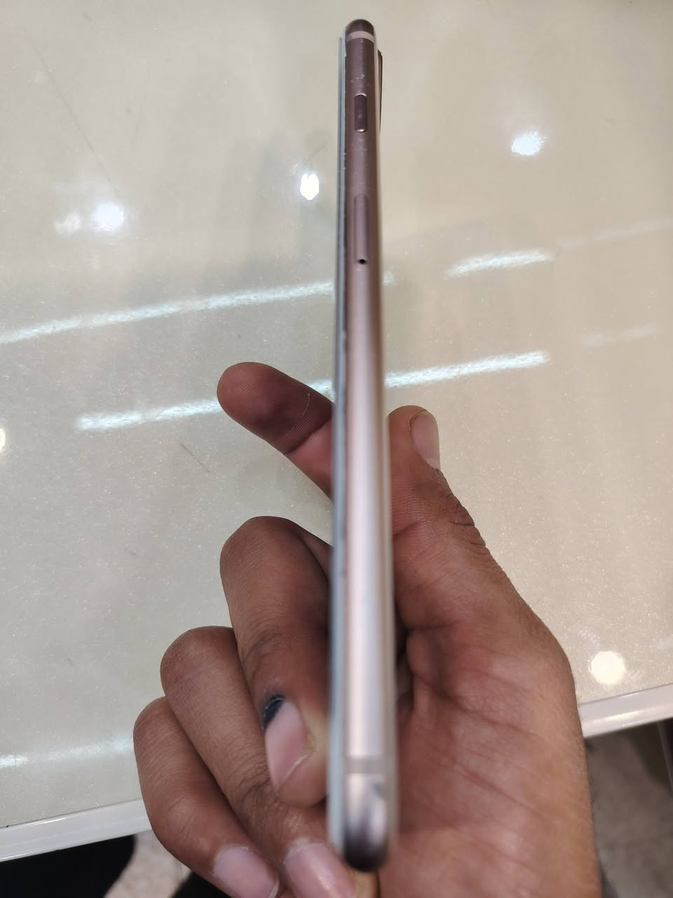 مكلف بل نشر
سلام عليكم

 

متوفر جهاز ايفون 8بلص 

64

100 بطارية 

الجهاز بي من واحد يخبرك الصوت مالك بعيد 

انطيك الجهاز شرط بس بطاريه

الموصل الايمن مشيرفه الثانيه

السعر 90

رقم صاحب الجهاز ***********+خاص متوفر
