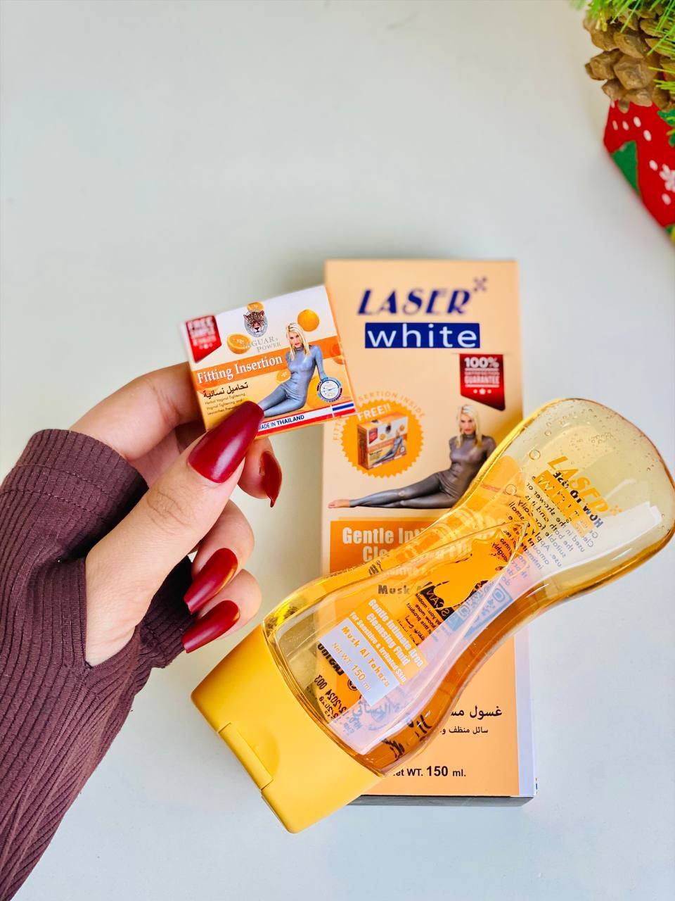 غسول "مسك الطهارة" التايلندي  🇹🇭 النسائي من علامة "LASER white"، وهو سائل منظف ومبيض للمنطقة الحميمة مصمم للبشرة الحساسة والمتهيجة

غسول مسك الطهارة النسائي
سائل منظف ومبيض للمنطقة الحميمة للبشرة الحساسة والمتهيجة✨🔥

تحاميل عدد 2 يعمل على شد وتضييق المهبل ويخفف من الالام البطن يمنع انتقال العدوى الأمراض التناسلية عند الجماع 🫣

الفوائد:
يريح ويحمي ويساعد على تهدئة التهيج
ينظف ويوفر حماية يومية ويساعد على تهدئة جفاف المهبل وعدم الراحة والحكة
يحافظ على البكتيريا المهبلية الطبيعية
فعالية ممتازة وقابلية تحمل حتى للمرضى الذين يعانون من بشرة تالفة مسبقاً
الحجم 150ml المنشأ تايلاند 🇹🇭 

للاستفسار والحجز مراسله خاص 
#بوتيك_قيثاره #كوزمتك #مكياج #متابعه #لايك #اكسبلور_العراق #نجف #بغداد #ديوانيه #بصره


**إذا كنت صاحب هذا الإعلان وتريد حذفه لأي سبب، رجاءا أرسل رسالة إلى الدعم الفني**
