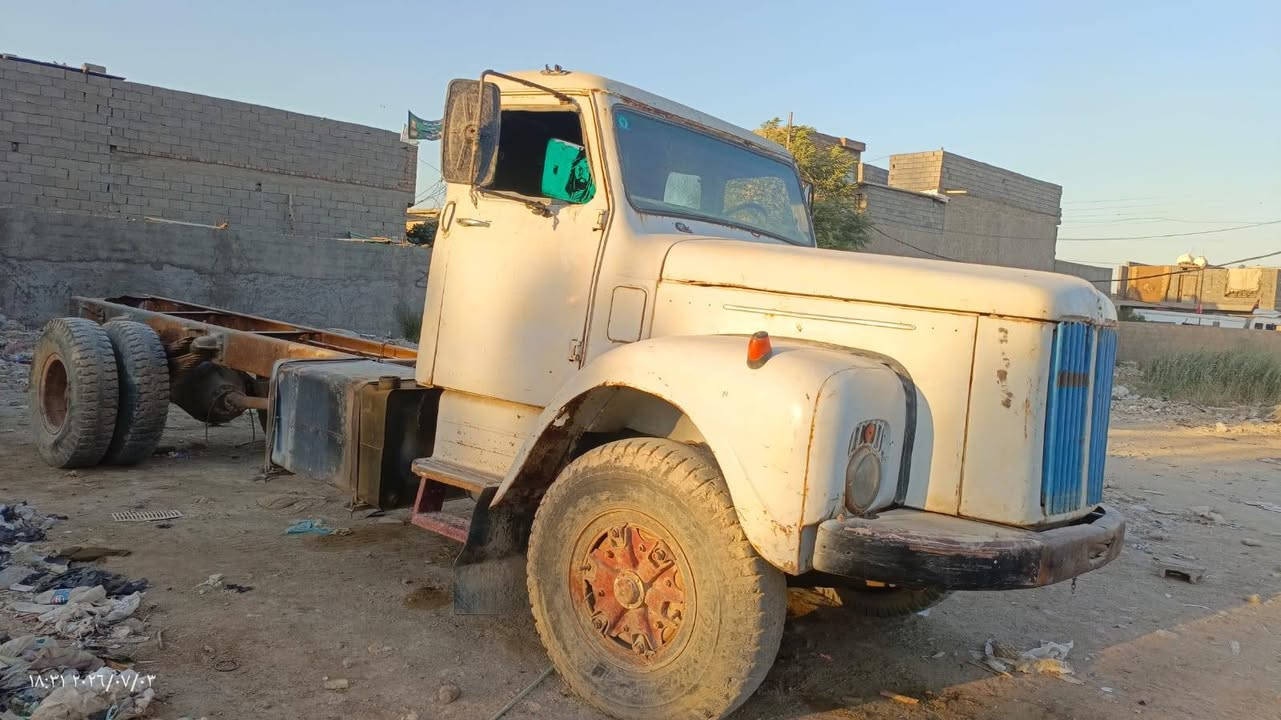 سكانيا للبيع مكينة عادي رقم  كركوك موديل ٧٥ سنوية تنكر شاصي طويل  غير متواجد على الفيس ***********
