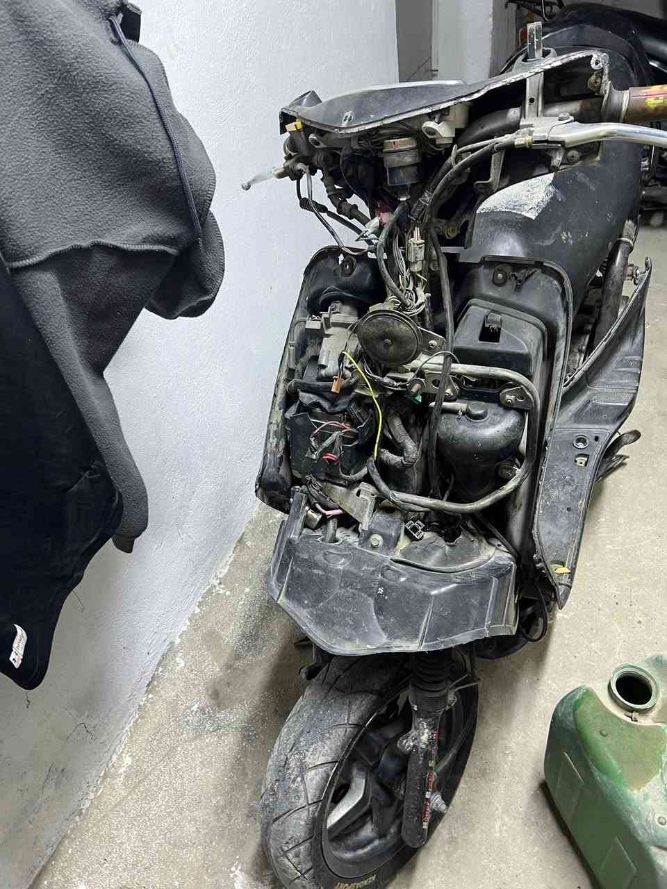 سكنس نثيه كامله اي نقص مابيه مالعب بيه صالنصه تايرات قبق عنبار رياضي كلج امامي رياضي تعلاكه رياضي بوشه ٥٨ ونص ليموسي خرز كلج صينيه فج تطوله  نكره بكل وكت لسعر ٤٠٠ وبين مجال ***********
