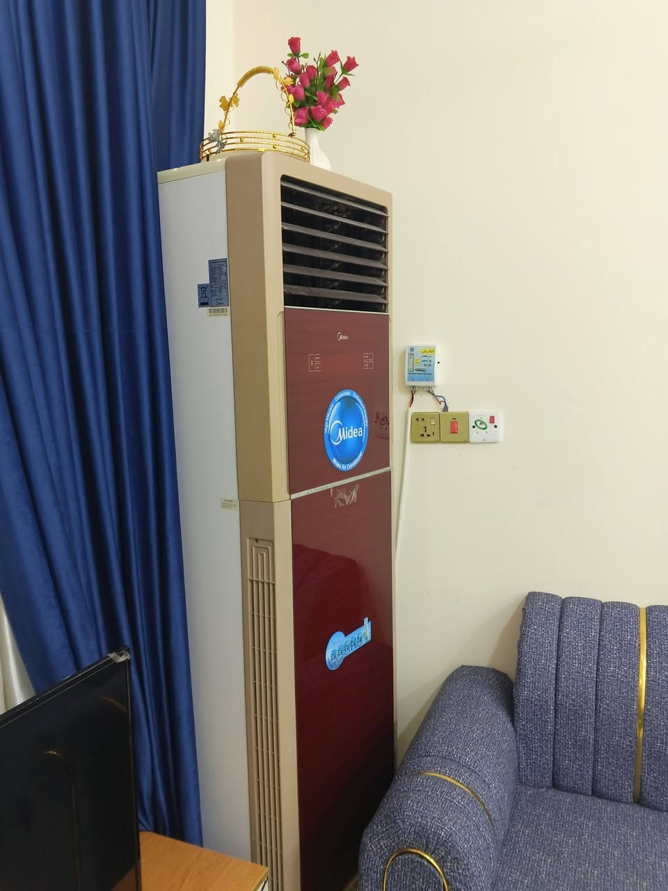 سلام عليكم سبلت للبيع عمودي طنين نضيف كلش وتبريدة زين سعر 700 الاستفسار 
‏‪***********‬‏
