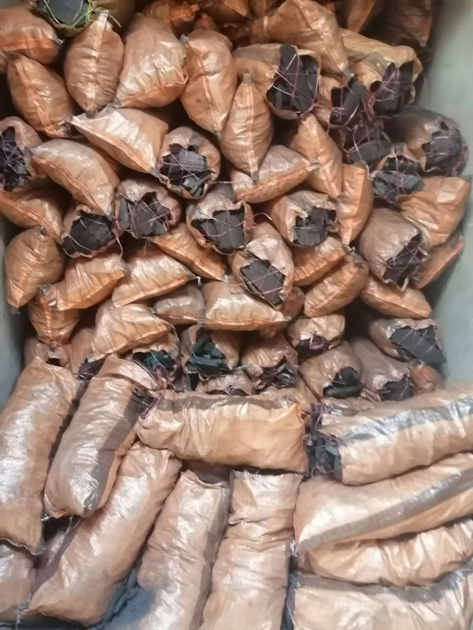 عرض خاص لهذا الشهر كونية فحم ب٣٠٠٠ دينار بعد ماكووو ب٥٠٠٠ دينار.. يوجد في مطعم جبار ابو محمد قرب النافورة الحجز عالأرقام التالية ***********..ووو***********
