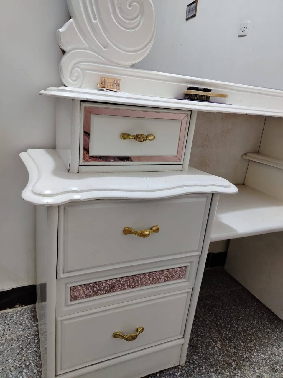 للبيع
7 قطع 
بيها ضرر بسيط 
شوف النضافه بصور


**إذا كنت صاحب هذا الإعلان وتريد حذفه لأي سبب، رجاءا أرسل رسالة إلى الدعم الفني**