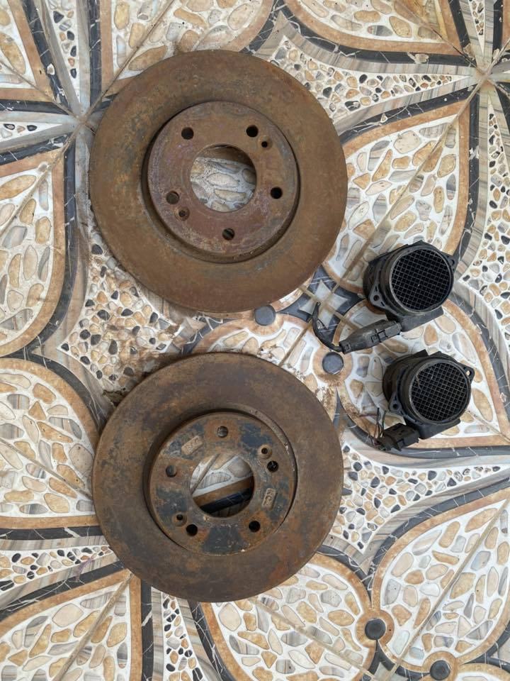 زوج فلنجات امامي حاويه مع زوج حساسات ايرفلو مع تك مازده جهة يسره. قيم باليرضي الله واخذهن
شرط الفحص ولله
***********
مكاني واسط قضاء الزبيديه
