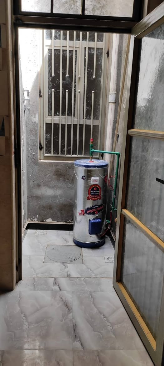 دار سكن للبيع ١٠ ركن وجه ١٠×١٠ البيت جاهز للسكن بناء حديث طابوك كونكريت حي الفداء مقاطعه ٢٢  شارع المدارس قرب المدرسه الصينيه كافة الخدمات تبليط ماء مجاري انتر نت ضوئي السعر ١٠٥ وبيه مجال للشراي للاستفسار الاتصال ***********
