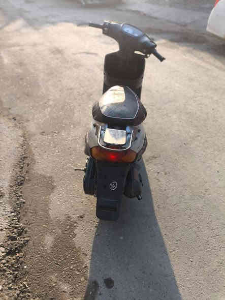 دراجه للبيع تخبل كدام عينك نضافه فول بس سلف مايشتغل فقط سعر دراجه 300وبيها مجال ***********
