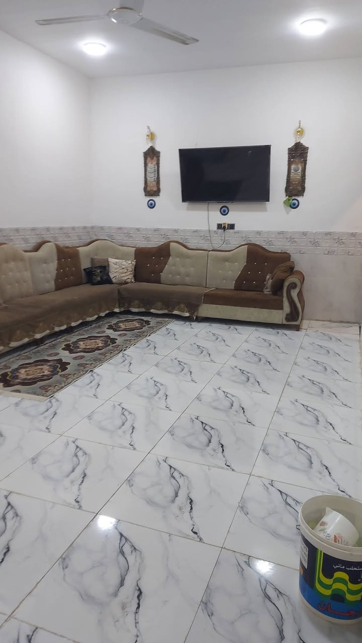 اسلام عليكم بيت بقرية البو جاسم شارع العريض  واقع حال180 رقم ***********
