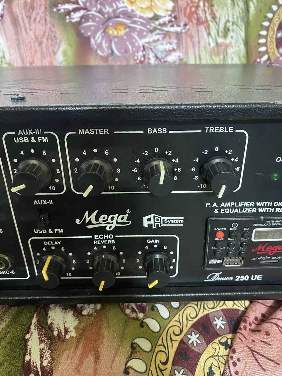 امبلي فاير الطول 60 سانتيم
اواكس وفلاش وبلوتوث 
السعر 150
وزنه يمكن بيه 30 كيلو
يشغله 8 سماعات
توصيل موجود
***********
