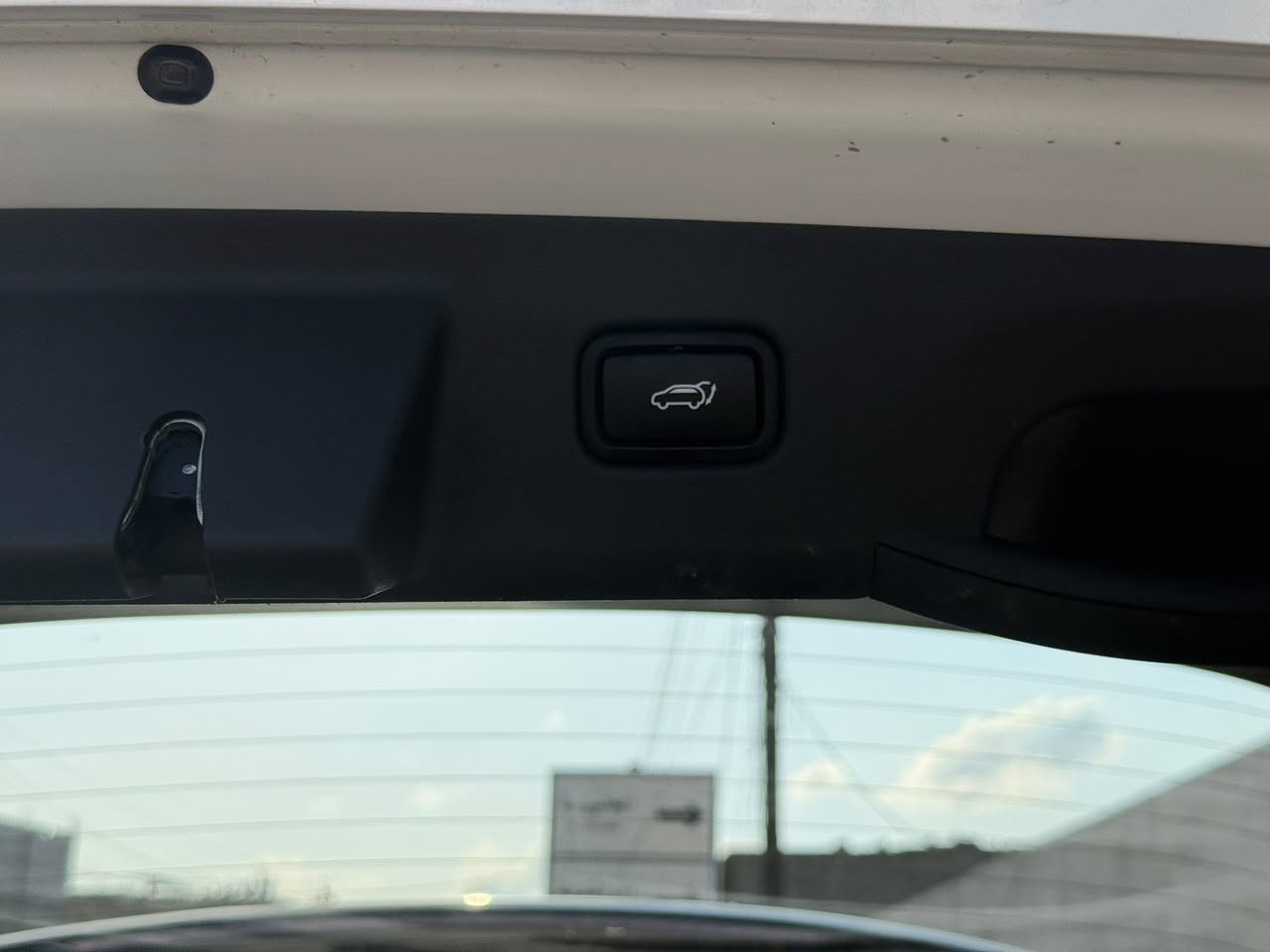 هيونداي توسان  2025 خليجي تو كلر  مصبوغه حزام
السيارة  ماشية  ١٢ الف
رقم بغداد باسمي 
سيارة فول عدا الفتحة 
المواصفات:
تحكم استيرن كامل
كراسي كهرباء
تشغيل عن بعد
اربع وضعيات للقيادة 
ECO-normal-sport-smart 
شاشة كبيرة تدعم الكار بلي
جنطة كهرباء
حساسي امامي و حساس خلفي 
لايت زينون LED
مرايات كهربائية قابلة للطي 
شحن لاسلكي و منافذ شحن
سعرها ١٨٥$
للاستفسار ***********
