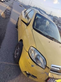 سيارة  افيو 2009   للبيع  محرك  شرط   كير  شرط   تبريد  تدفئة  شرط  هي...