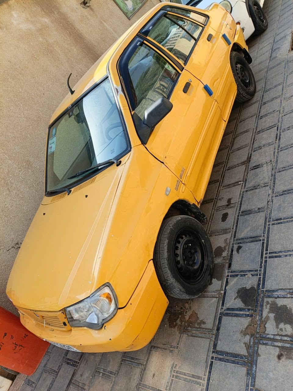 السلام عليكم موديل 10   رقمها كربلاء انكليزي سنويتها لل 30 راعيه بصفي مصفره هيىه وغرامه السياره بلاديه كشرها شوفت عينك كير  كفاله مكينه بس تفيلس كهرباياته كفاله حداديته حلوه ترايك للبصره ماشيه 104 الف  حقيقي يعني مال لبيت مامتعوبه  السعر قفل 25 $ مكاني كربلاء العطيشي رقم *********** وذا اكو مراوس هم اراوس
