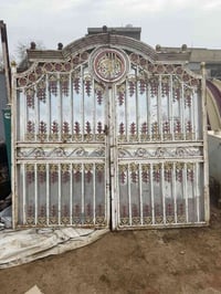 باب تسكام حديد ثقيل العرض مترين ونص السعر 250 الاتصال 07712881331