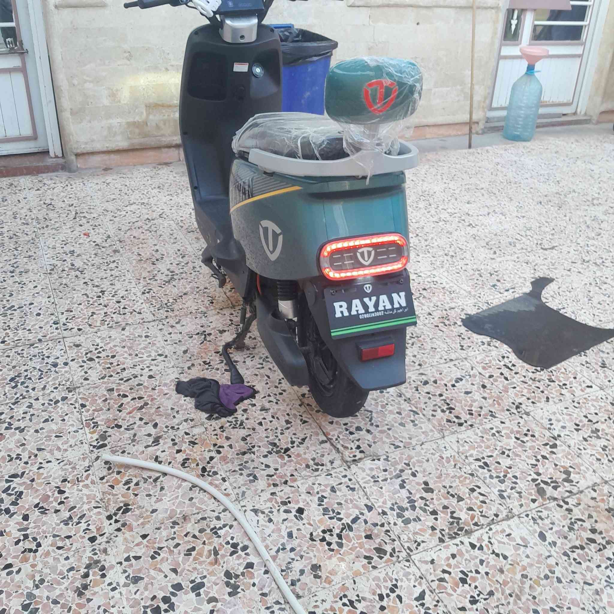 ماطور شحن تيسله للبيع ملف ٢٥٠٠ ٦ بطاريات نضام وقوف نضام بك ماطور نضافة ٩٩بل بل ١٠٠..... 
 سعر ٨٠٠ وبيه مجال  مكان الموصل حي الزهور الرقم ***********
