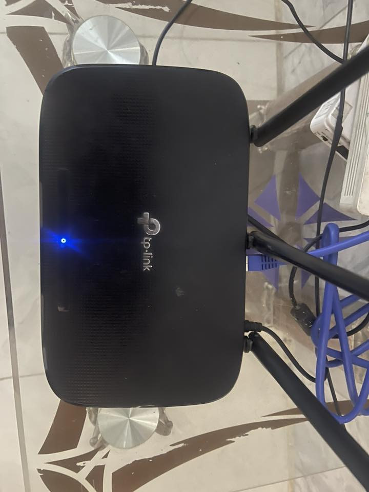 السلام عليكم عندي راوترات نظيفه اثنين للبيع سعر الواحد 10 قفل وعندي جهاز ضوئي سعره هم 10 مكاني بغداد للاستفسار ***********
