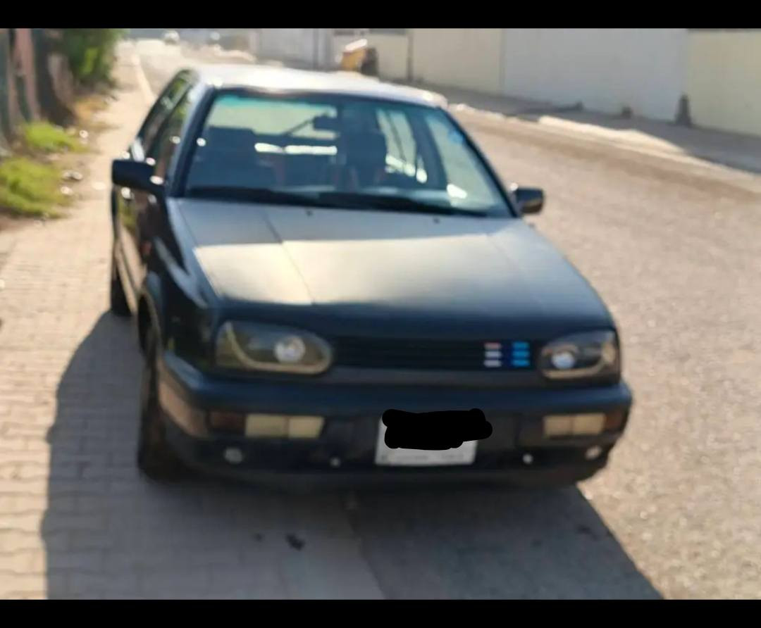 السلام عليكم 
كولف نفخ موديل 1993
رقم كركوك 
بيه بطاقه بانزين 
رقم الهاتف ***********و***********و *********** كركوك, العراق
