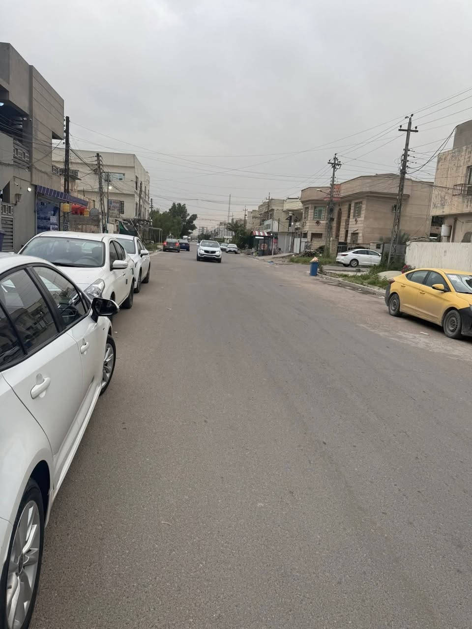 دار 200 متر للبيع مكونه من دارين واجه 13ونص ونزال 15 على شارع 20م تجاري حي الجهاد الرفاق شارع مركز النجده هاتف *********** صاحب الدار
